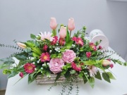 Kompozycja wiązanka stroik wiosenny tulipany osłonka drewniana sztuczne 