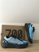 Yeezy boost 700 MNVN adults 