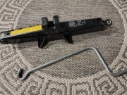 Lewarek podnośnik samochodowy Toyota 