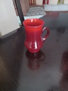 Wazonik w kolorze czerwonym 