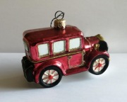 KOMOZJA FAMILY BOMBKA SZKLANA RĘCZNIE MALOWANA STARY SAMOCHÓD 