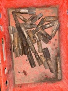 Gwintowniki, narzędzia tokarskie - stal narzędziowa. 18.5kg. 27 sztuk