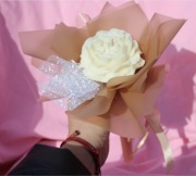 Świeca sojowa piwonia bukiet solo evioont czekolada