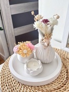 Zestaw Dekoracyjny Premium – Taca, Wazon z Bukietami i Świeca Lotos