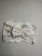 Biała opaska dziecięca dziewczęca w białe kwiaty róże rozciągliwa 