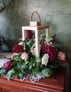 Kompozycja nagrobna lampion róże 