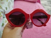 Czerwone okulary 