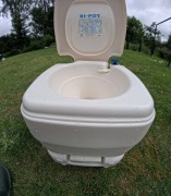 Toaleta przenośna FIAMMA BI-POT 34. Kamper/ łódź