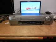 Magnetowid JVC HR-J700E