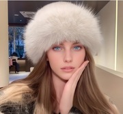 Nowa ciepła włochata czapka damska Sztuczne futro Beżowa 