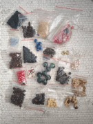 Duży zestaw koralików koraliki drewniane szklane zapięcia biżuteria DIY