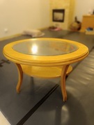 Stolik dębowy ze szklanym blatem. Kolor dąb naturalny, raczej jasny..