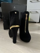 Botki buty guess GBG czarne ze złotym zamkniem