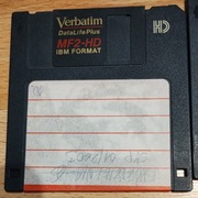 Dyskietki 3.5" 1,44 MB 8 sztuk z 3 pudełkami na 10 szt dyskietek