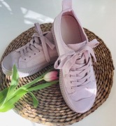 Wiosna Piękne jasno fioletowe trampki