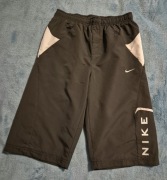 Spodenki NIKE-bermudy chłopięce. Vintage. Rozmiar na 140-152 cm.