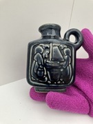 wazonik dekoracyjny MICHAEL ANDERSON Bornholmsk Keramik ludzi plaskorzezba 