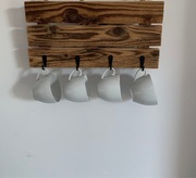 Wieszak na filiżanki ozdobny