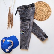 Spodnie joggery 110 Reserved z kieszeniami ściągacze na nogawkach czarne sz