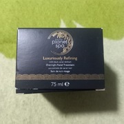 Avon Planet Spa rewitalizujący krem do twarzy czarny kawior