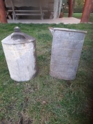 Stary pojemnik , bańka na nafte , paliwo , PRL , 2 szt. 10l i 5l