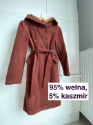 Brązowy wełniany płaszcz dwurzędowy Tiffi r S z kapturem z futerkiem