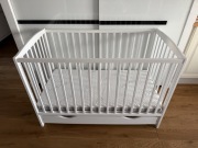 Używane łóżeczko dziecięce niemowlęce z szufladą na pościel 120x60