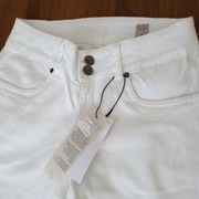 CULTURE nowe z metką białe spodnie 3/4 98% bawełna 2% elastyna 