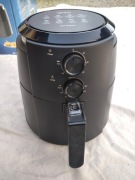 Frytownica firmy Midea.