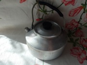 czajnik aluminiowy PRL 2,5l fajny na gaz przydatny na działkę