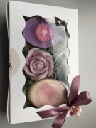 Zestaw naturalnym mydełek , idealny na prezent .