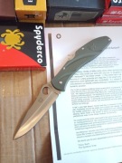 Nóż składany Spyderco Resilience oliwkowe