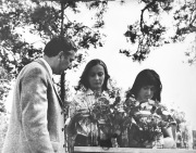 GUSTAW HOLOUBEK, DMOCHOWSKA fotografia fotos film PEJZAŻ Z BOHATEREM 24x30