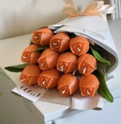 Świeca świeczka zapachowa kwiat TULIPAN plus opakowanie świąteczne GRATIS 