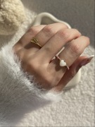 Rodonit pastelowy elastyczny pierścionek z koralików na żyłce jubilerskiej