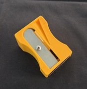 Olbrzymie ostrzytko, obieraczka do warzyw, marchewek 