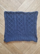 granatowa dzianinowa poszewka dekoracyjna