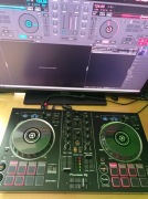 Kontroler MIDI Pioneer DDJ-RB uszkodzony