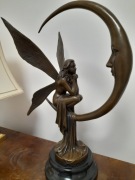 Elf wróżka na księżycu Figura z brązu sygnowana 