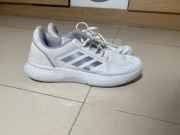 Adidas damskie skórzane sneakersy białe r. 41 1/3 stan dobry