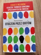 Otoczeni przez idiotów 
