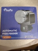 Automatyczny podajnik karmy dla rybek akwariowych.