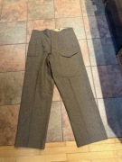 Brytyjski BATTLEDRESS 1940 PATTERN 1945 rok spodnie GIGANT SIZE 18