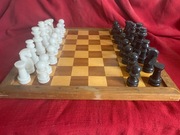 szachy z kamienia