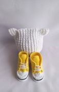 Komplet niemowlęcy handmade – buciki 10 cm + czapka 38 cm – biało-żółty