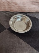 Mała miska dla psa. 