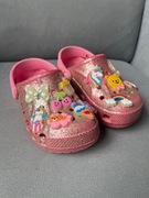 Crocs Różowe Brokatowe z Przypinkami Clog C11Rozmiar 28-29 glitter klapki