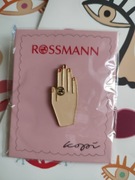 Pin dłoń Rossmann oraz naklejki jesienne zimowe 