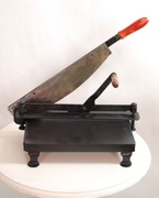 Gilotyna do przycinania różnych przedmiotów