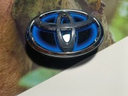 ZNACZEK KLAPY EMBLEMAT TOYOTA RAV 4 75403-42030